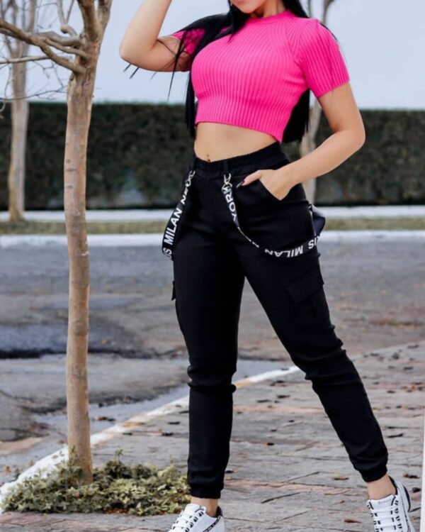 Calça Jogger Cargo Feminina Preta com Cadarço Estilizado