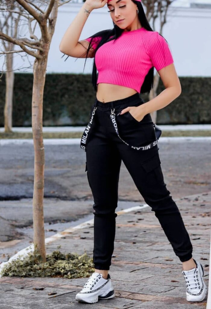 Calça Jogger Cargo Feminina Preta com Cadarço Estilizado